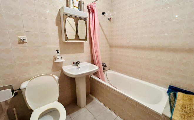 Resale - Bungalow -
Torrevieja - Costa Blanca