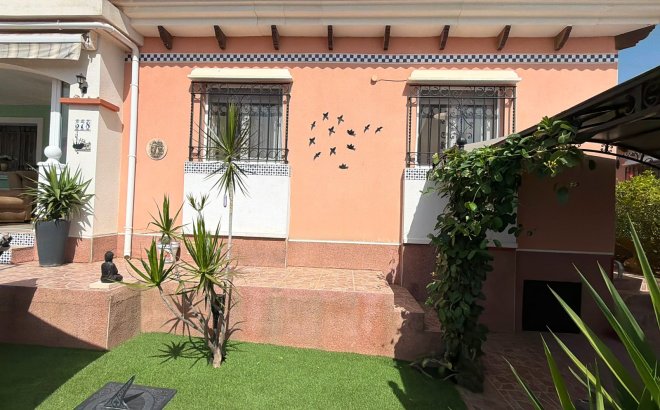 Resale - Villa -
Los Montesinos - Costa Blanca