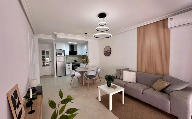 Resale - Apartment -
Torrevieja - Habaneras