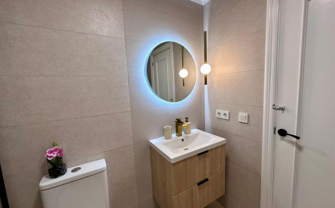 Resale - Apartment -
Torrevieja - Habaneras