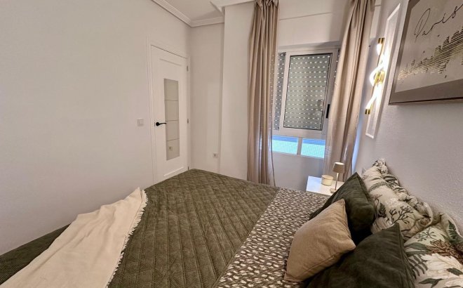 Resale - Apartment -
Torrevieja - Habaneras