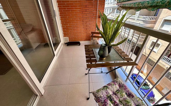 Resale - Apartment -
Torrevieja - Habaneras