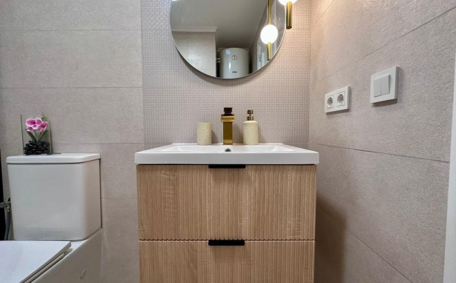 Resale - Apartment -
Torrevieja - Habaneras