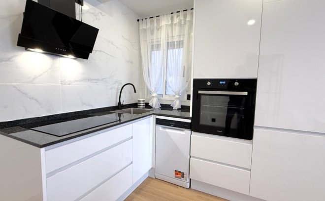 Resale - Apartment -
Torrevieja - Costa Blanca