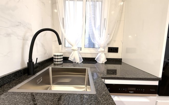 Resale - Apartment -
Torrevieja - Costa Blanca
