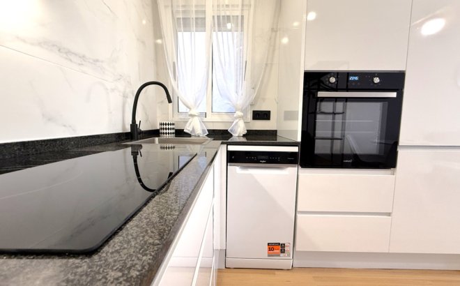 Resale - Apartment -
Torrevieja - Costa Blanca