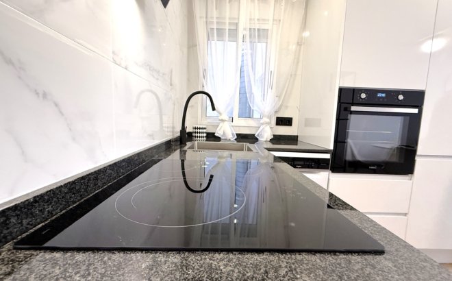 Resale - Apartment -
Torrevieja - Costa Blanca