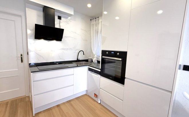 Resale - Apartment -
Torrevieja - Costa Blanca