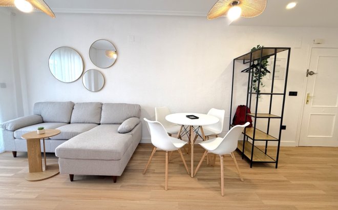 Resale - Apartment -
Torrevieja - Costa Blanca