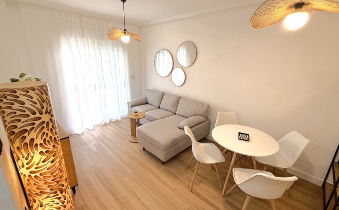 Resale - Apartment -
Torrevieja - Costa Blanca