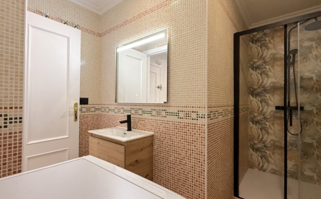 Resale - Apartment -
Torrevieja - Costa Blanca