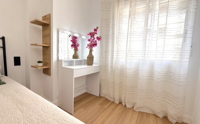 Resale - Apartment -
Torrevieja - Costa Blanca
