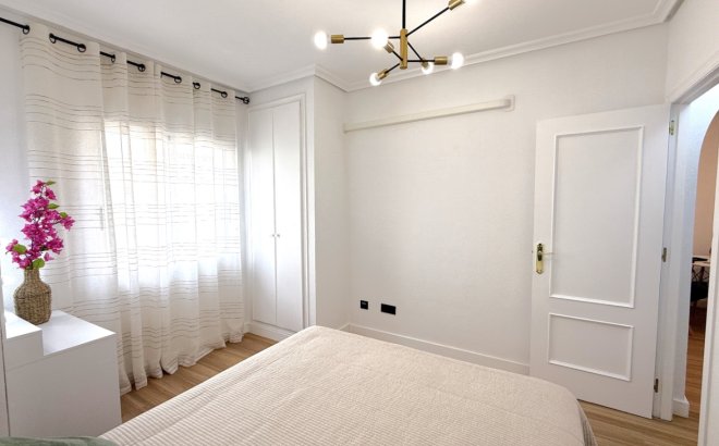 Resale - Apartment -
Torrevieja - Costa Blanca