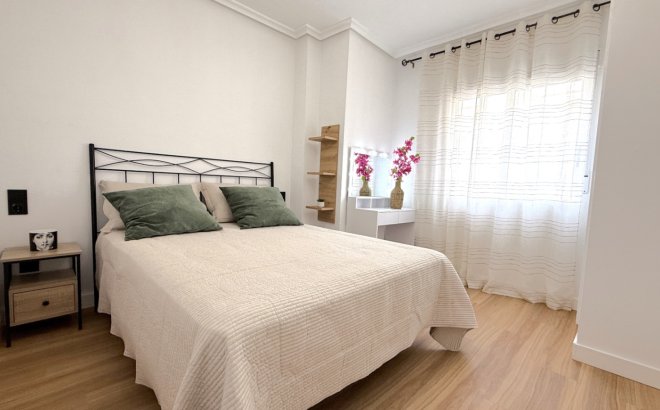 Resale - Apartment -
Torrevieja - Costa Blanca