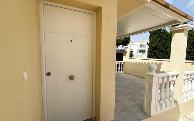 Herverkoop - Town House -
San Miguel de Salinas - El Galán