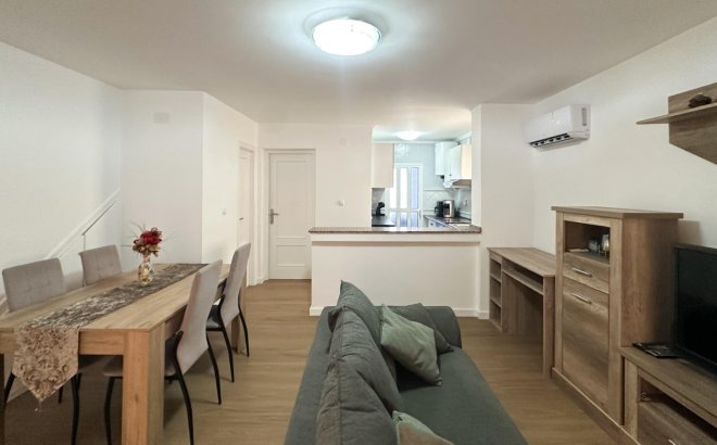 Herverkoop - Town House -
San Miguel de Salinas - El Galán
