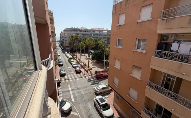 Resale - Apartment -
Torrevieja - Playa del Cura