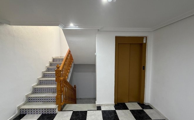 Resale - Apartment -
Torrevieja - Playa del Cura