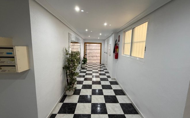 Resale - Apartment -
Torrevieja - Playa del Cura