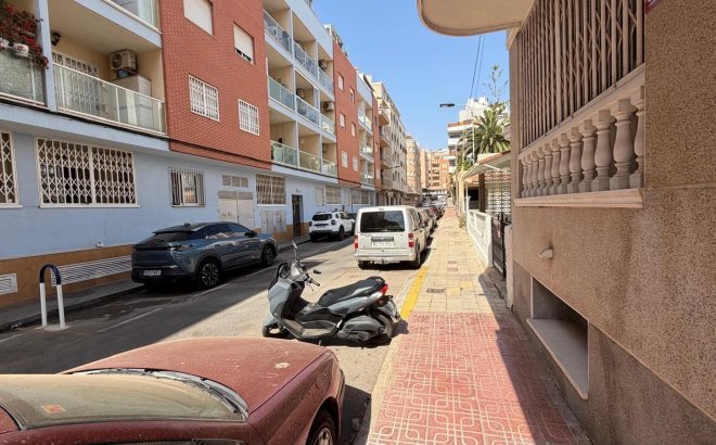 Resale - Apartment -
Torrevieja - Playa del Cura