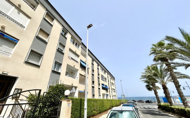 Resale - Apartment -
Punta Prima - Costa Blanca