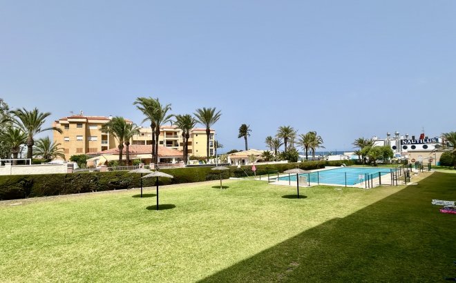 Resale - Apartment -
Punta Prima - Costa Blanca