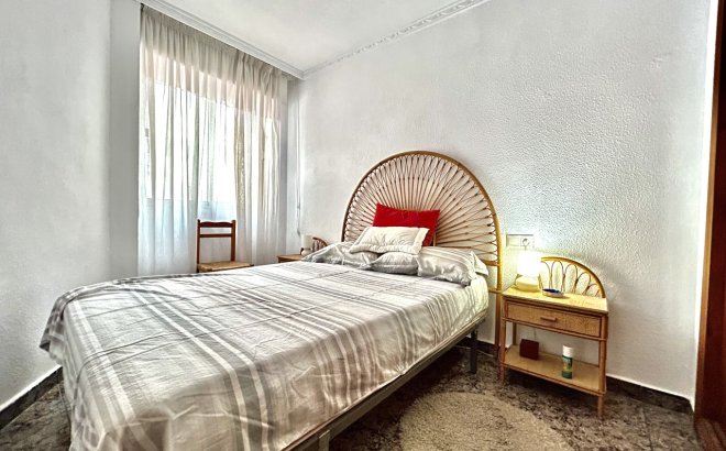 Resale - Apartment -
Punta Prima - Costa Blanca