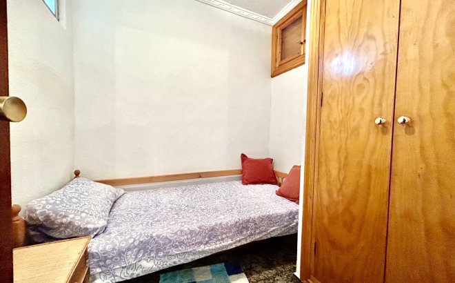 Resale - Apartment -
Punta Prima - Costa Blanca