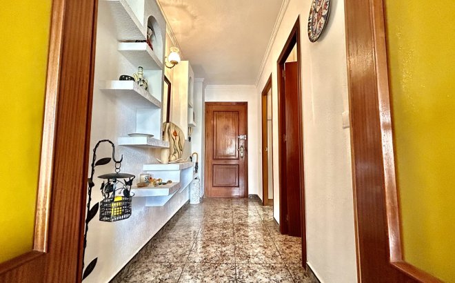 Resale - Apartment -
Punta Prima - Costa Blanca