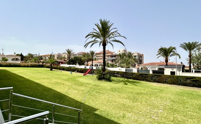 Resale - Apartment -
Punta Prima - Costa Blanca