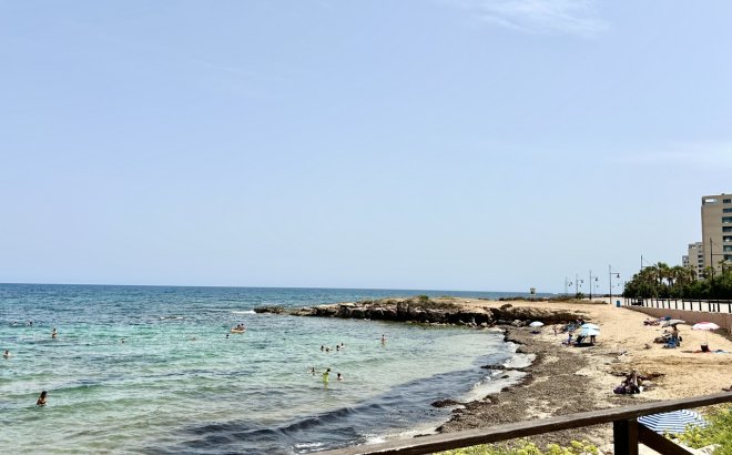 Resale - Apartment -
Punta Prima - Costa Blanca