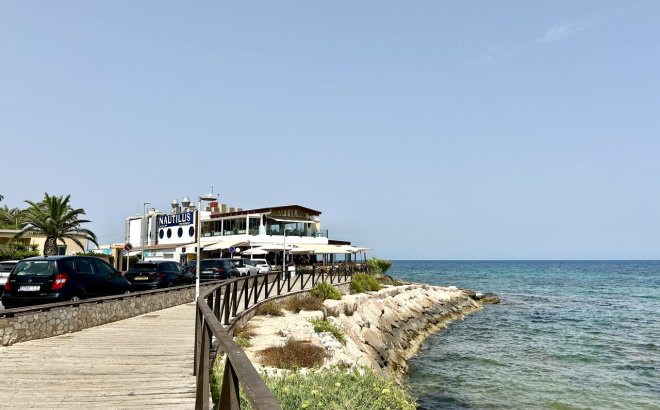 Resale - Apartment -
Punta Prima - Costa Blanca