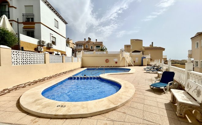 Resale - Villa -
Villamartin - Costa Blanca