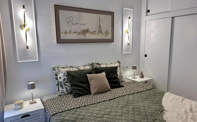 Herverkoop - Appartement -
Torrevieja - Estacion De Autobuses