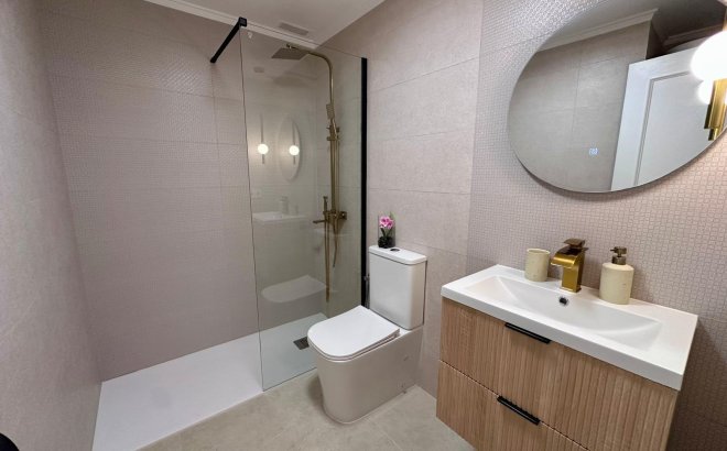 Herverkoop - Appartement -
Torrevieja - Estacion De Autobuses