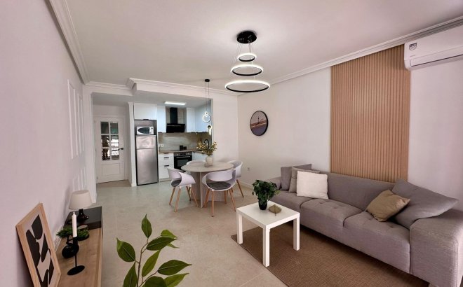 Herverkoop - Appartement -
Torrevieja - Estacion De Autobuses