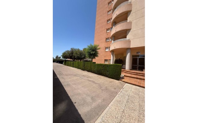 Resale - Apartment -
Orihuela Costa - Campoamor
