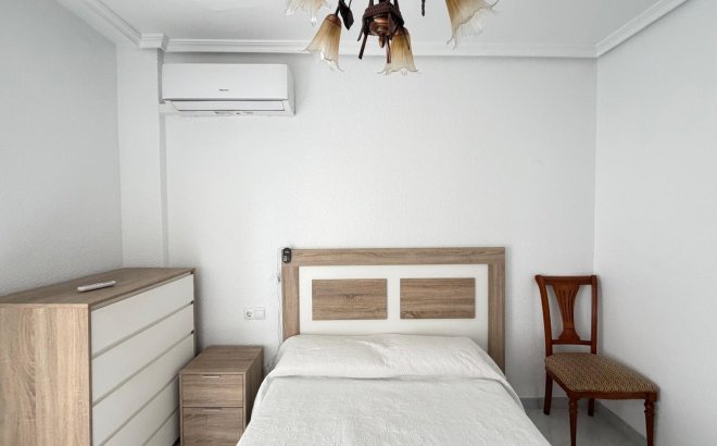 Resale - Apartment -
Torrevieja - Estacion De Autobuses