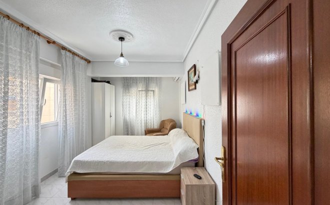Resale - Apartment -
Torrevieja - Estacion De Autobuses