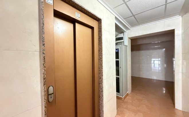Resale - Apartment -
Torrevieja - Estacion De Autobuses