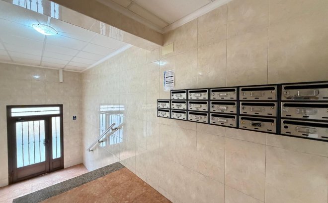 Resale - Apartment -
Torrevieja - Estacion De Autobuses
