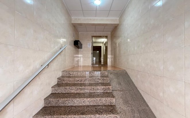 Resale - Apartment -
Torrevieja - Estacion De Autobuses