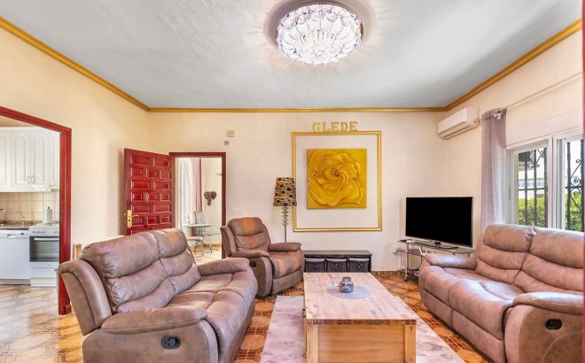 Resale - Villa -
Ciudad Quesada - Costa Blanca