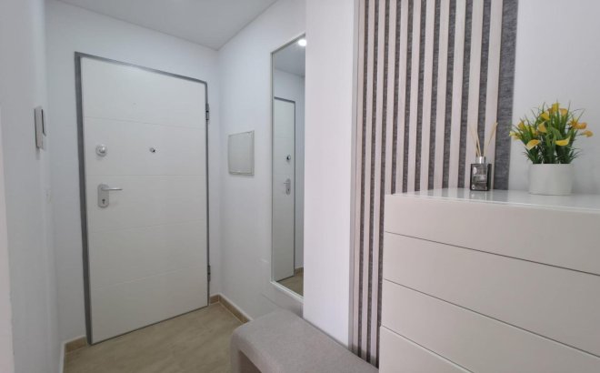 Resale - Apartment -
Torrevieja