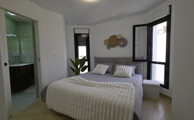 Resale - Apartment -
Torrevieja
