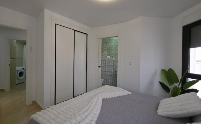 Resale - Apartment -
Torrevieja