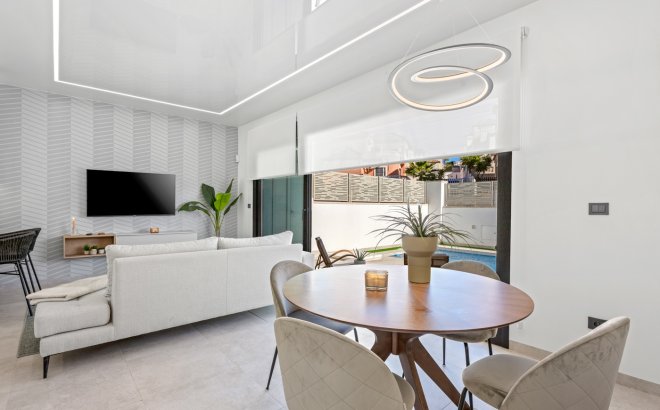 Resale - Villa -
Orihuela Costa - Costa Blanca