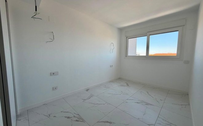 Resale - Apartment -
Torrevieja - Punta Prima