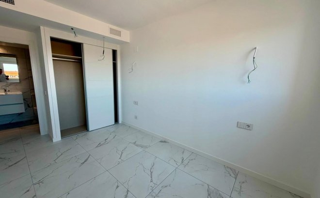 Resale - Apartment -
Torrevieja - Punta Prima