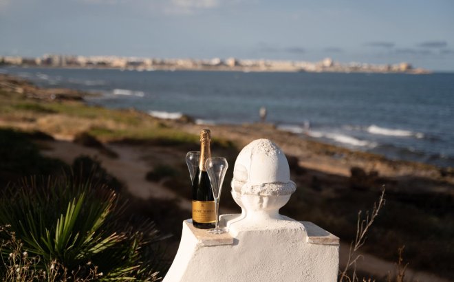 Resale - Bungalow -
Torrevieja - La Veleta